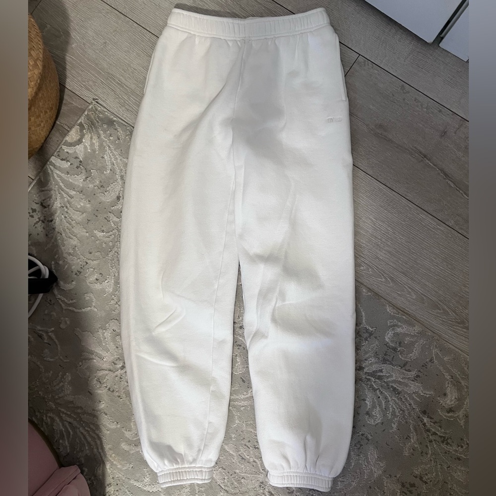aritzia wilfred sweatpants